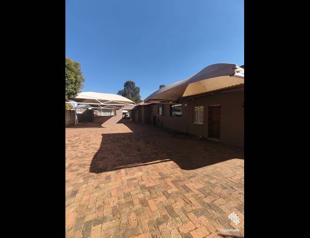1 BEDROOM FLAT TO LET IN VAALPARK